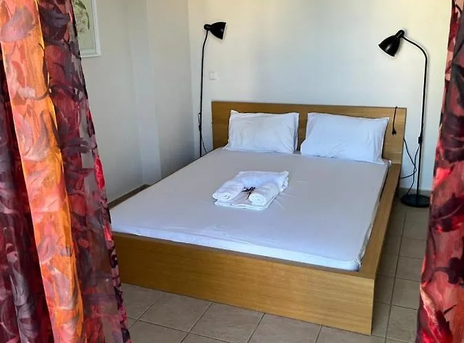 - Wayhome Phivi * Xylokastro